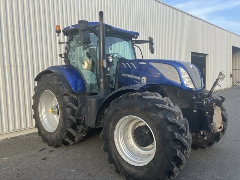 Traktor des Typs New Holland TRACTEUR NH T7.270 AC, Gebrauchtmaschine in CHATEAU GAILLARD (Bild 2)