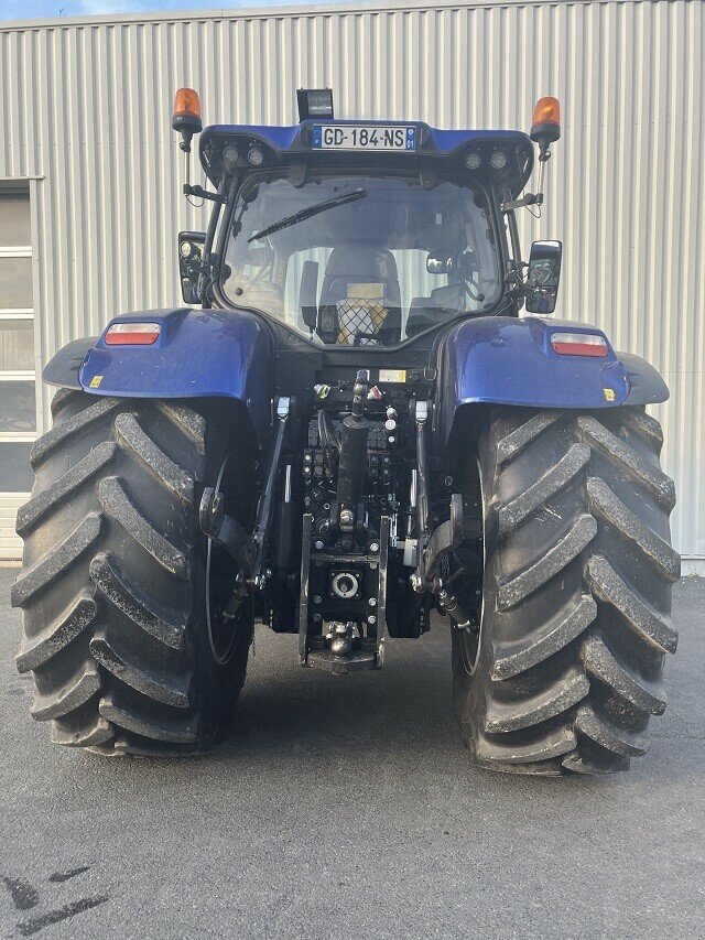 Traktor des Typs New Holland TRACTEUR NH T7.270 AC, Gebrauchtmaschine in CHATEAU GAILLARD (Bild 6)