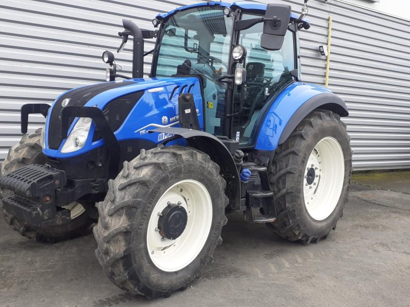 Traktor van het type New Holland TRACTEUR OCC, Gebrauchtmaschine in Les Touches