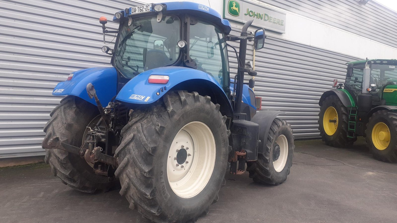 Traktor van het type New Holland TRACTEUR OCC, Gebrauchtmaschine in Les Touches (Foto 3)