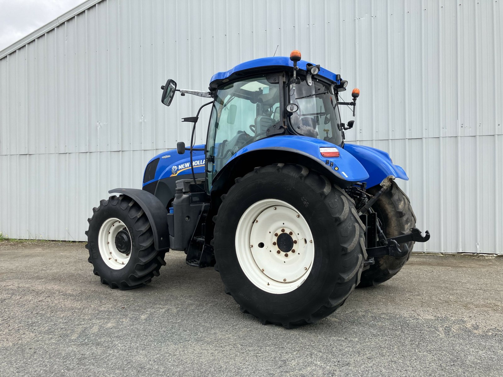 Traktor del tipo New Holland TRACTEUR T 7.185, Gebrauchtmaschine en PLOUIGNEAU (Imagen 4)