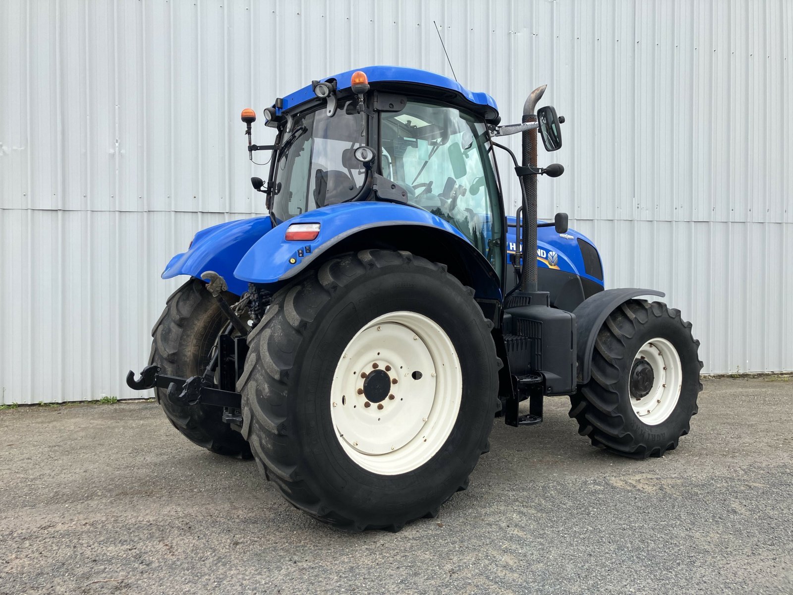 Traktor του τύπου New Holland TRACTEUR T 7.185, Gebrauchtmaschine σε PLOUIGNEAU (Φωτογραφία 3)