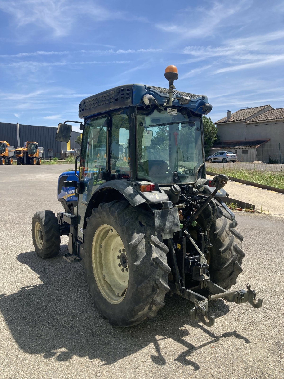 Traktor van het type New Holland TRACTEUR, Gebrauchtmaschine in SAINT ANDIOL (Foto 3)