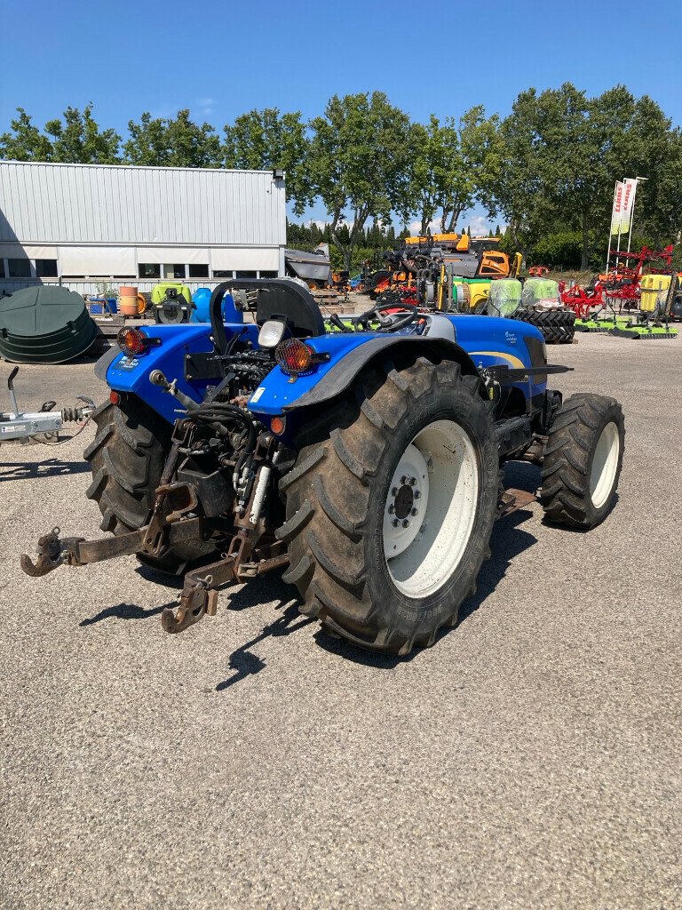 Traktor del tipo New Holland TRACTEUR, Gebrauchtmaschine en SAINT ANDIOL (Imagen 4)