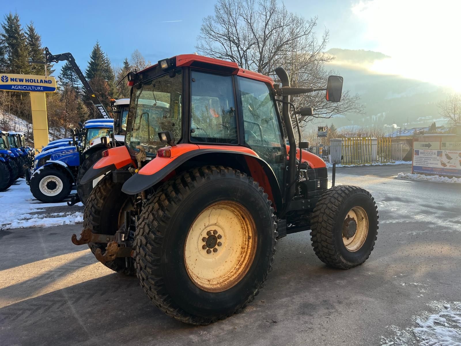 Traktor des Typs New Holland TS 100, Gebrauchtmaschine in Burgkirchen (Bild 3)