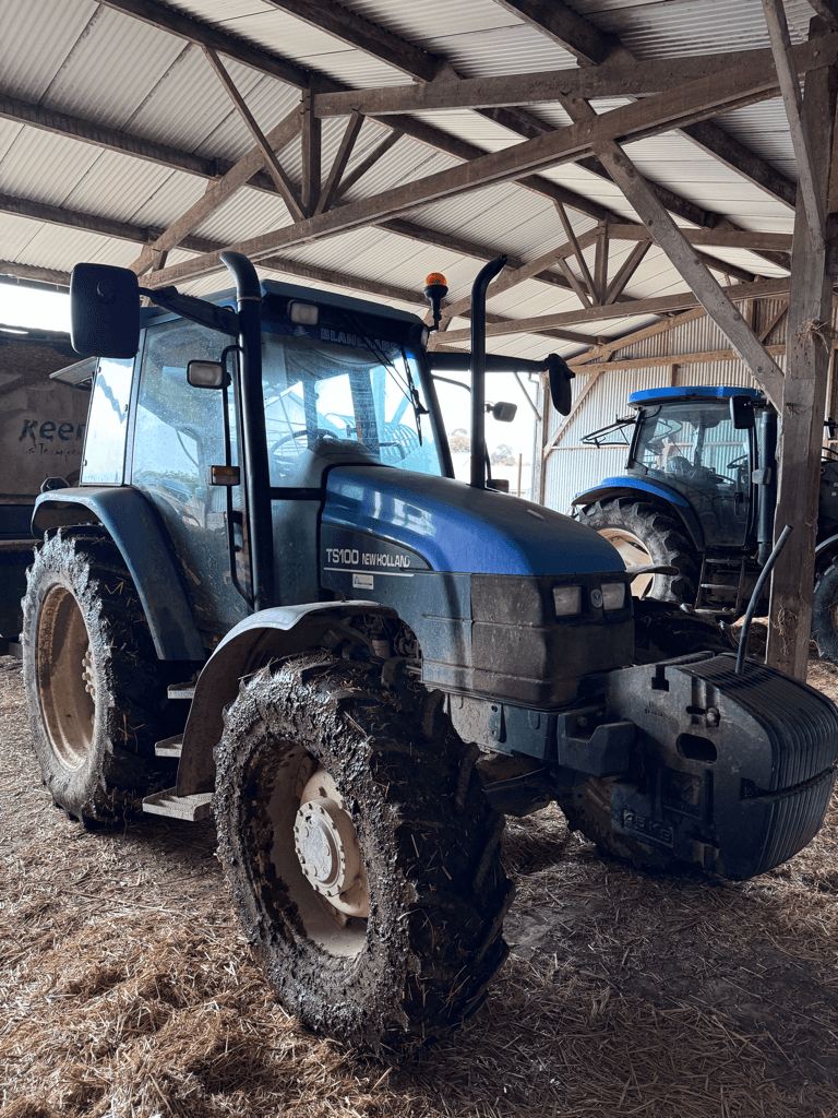 Traktor of the type New Holland TS 100, Gebrauchtmaschine in TREMEUR (Picture 3)