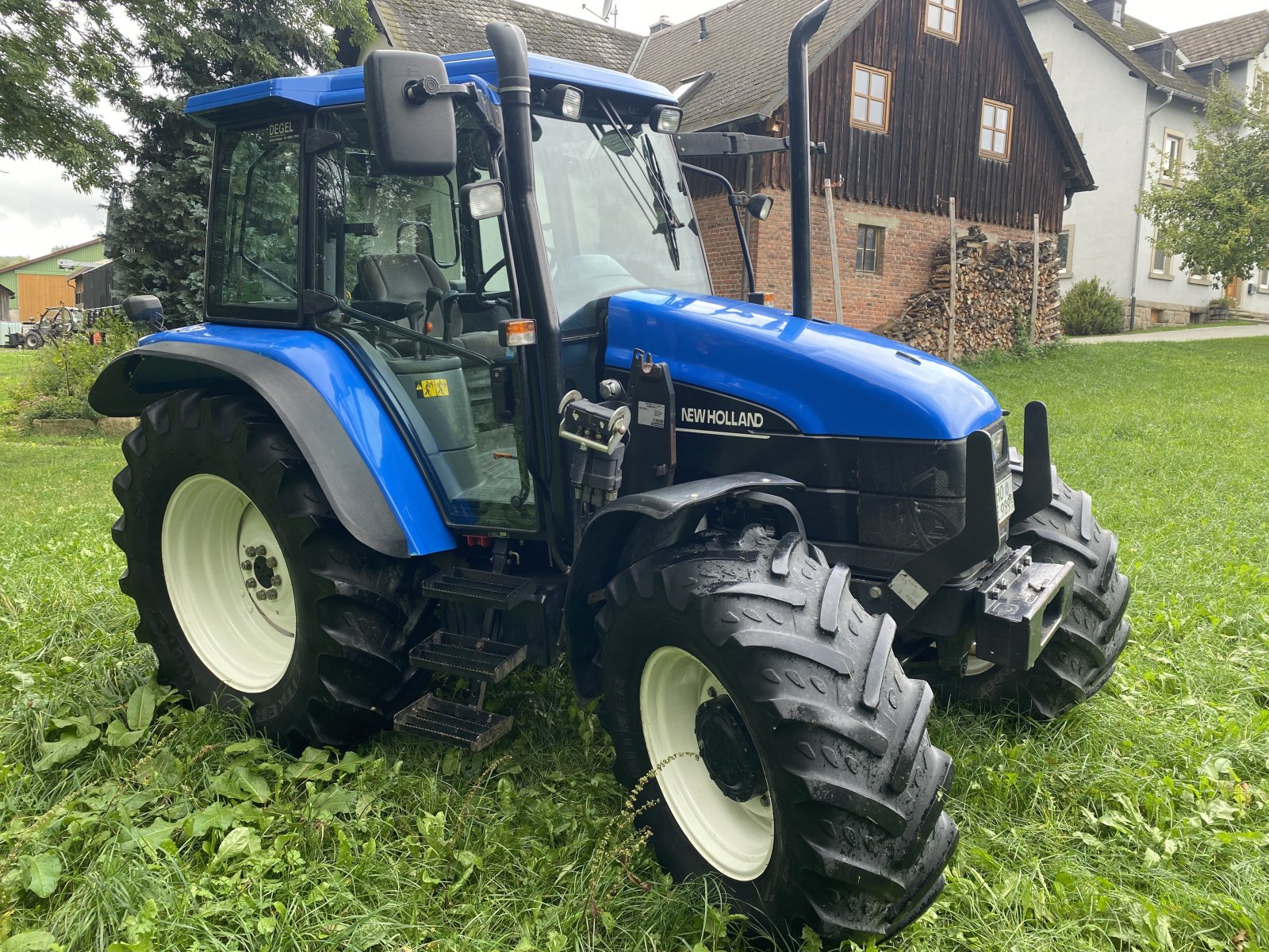 Traktor des Typs New Holland TS 100, Gebrauchtmaschine in Oberkotzau (Bild 2)