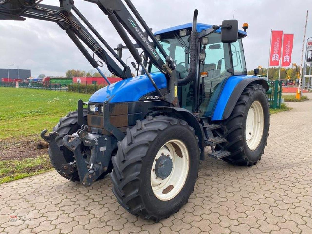 Traktor des Typs New Holland TS 115 MIT FRONTLADER & DRUCKLUFT, Gebrauchtmaschine in Oyten (Bild 2)