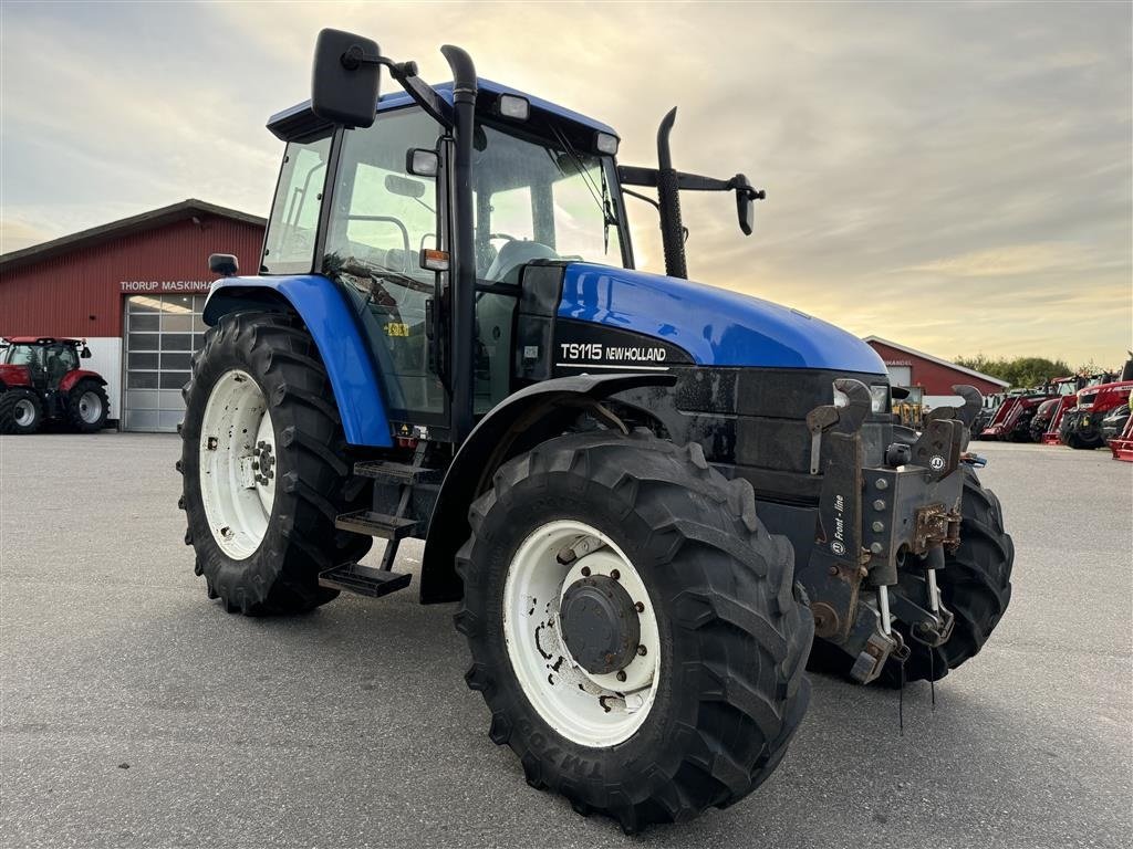 Traktor du type New Holland TS 115 TURBO OG KUN 6400 TIMER, Gebrauchtmaschine en Nørager (Photo 7)