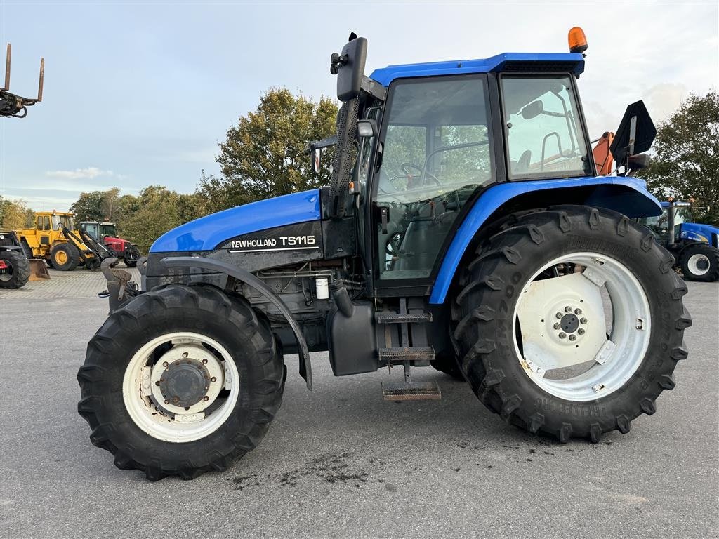 Traktor of the type New Holland TS 115 TURBO OG KUN 6400 TIMER, Gebrauchtmaschine in Nørager (Picture 3)