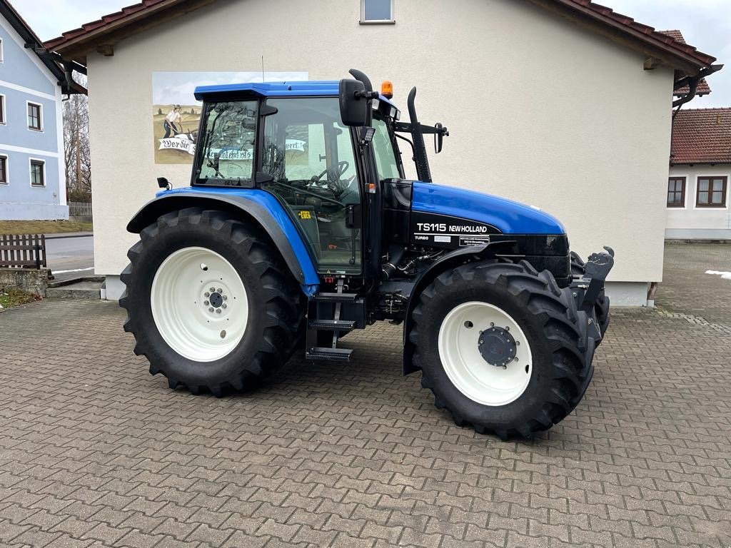 Traktor от тип New Holland TS 115, Gebrauchtmaschine в Berglern (Снимка 2)