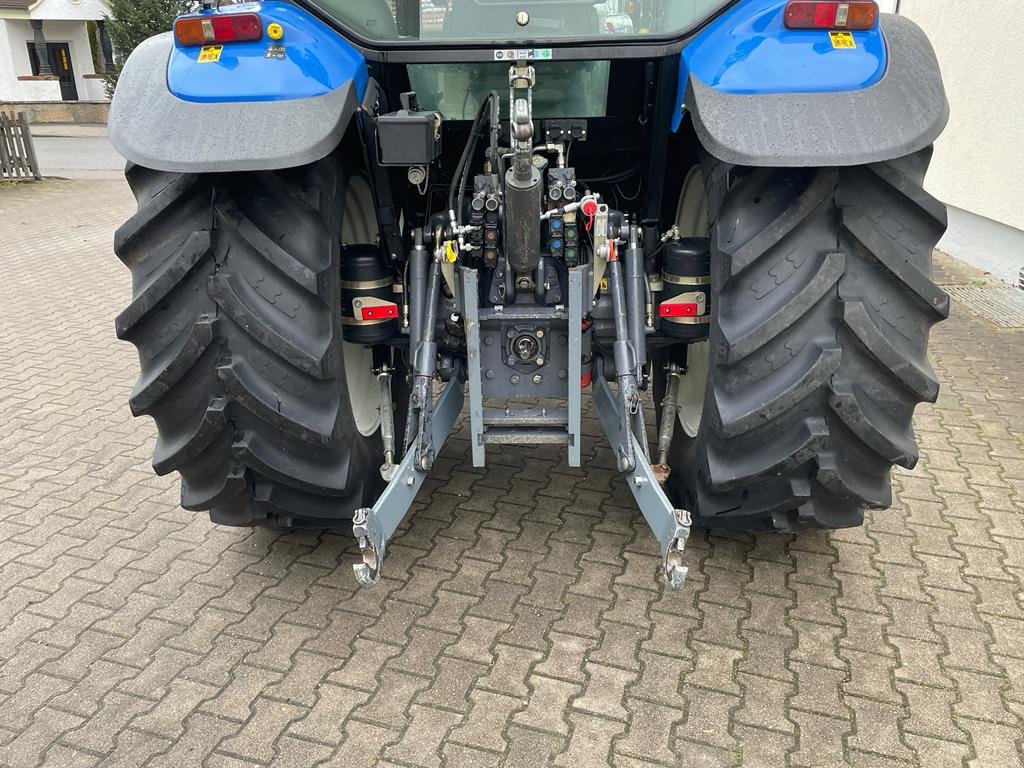 Traktor от тип New Holland TS 115, Gebrauchtmaschine в Berglern (Снимка 3)