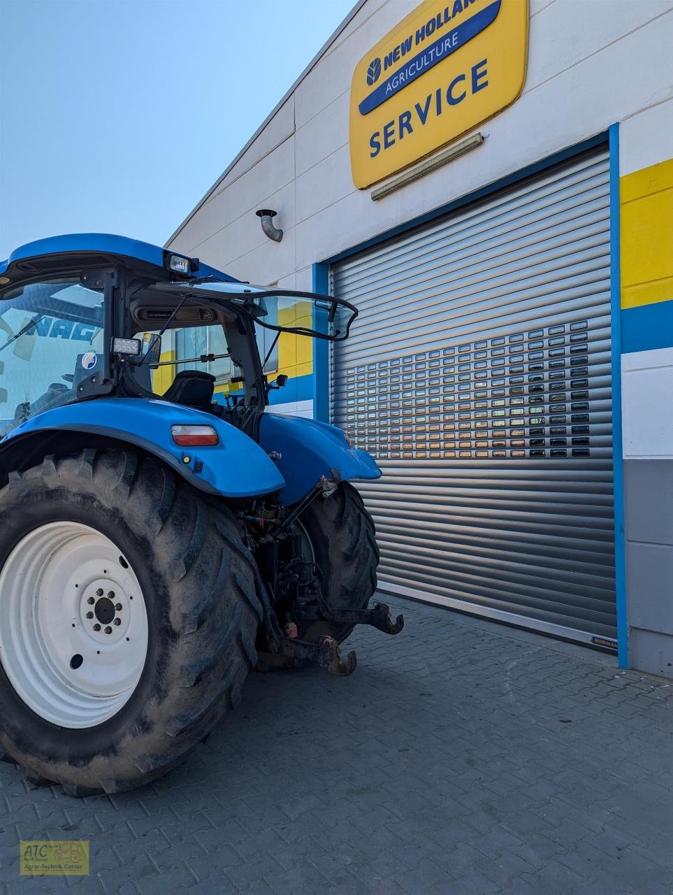 Traktor of the type New Holland TS 135A Plus, Gebrauchtmaschine in Groß-Gerau (Picture 1)