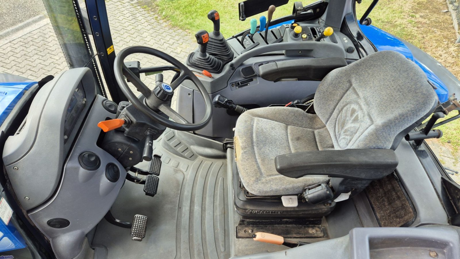 Traktor of the type New Holland TS100A Delta met Fronthef en PTO, Gebrauchtmaschine in Schoonebeek (Picture 6)