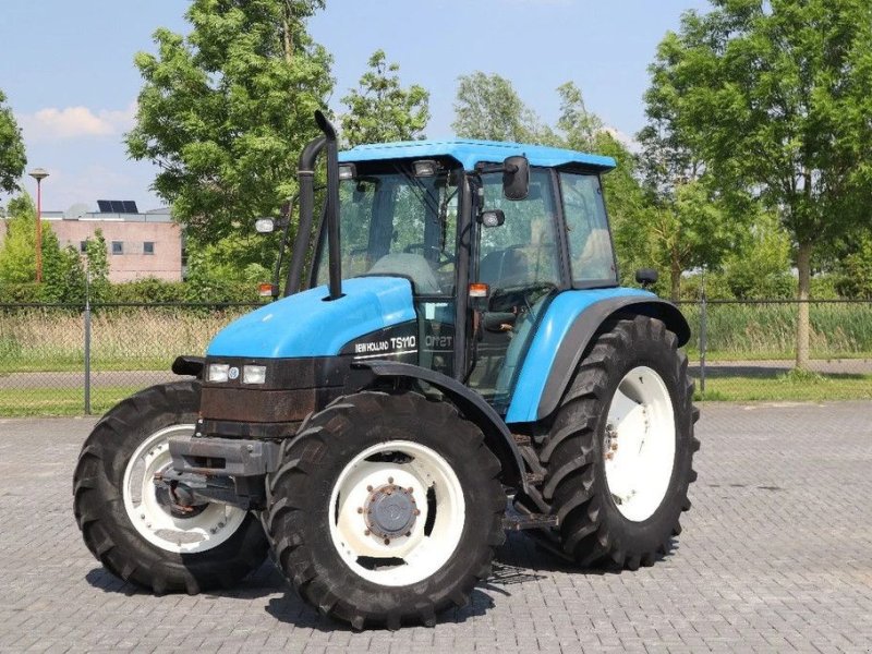 Traktor Türe ait New Holland TS110 40 KM\H MANUAL 4X HYDRAULIC, Gebrauchtmaschine içinde Marknesse (resim 1)