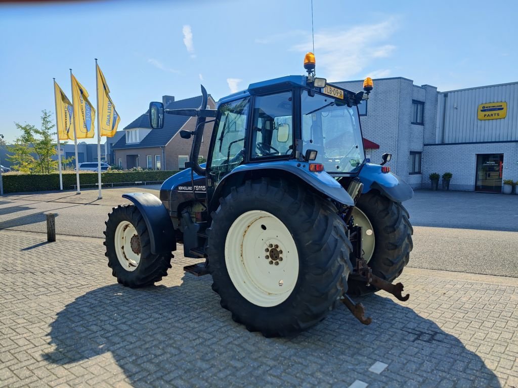 Traktor typu New Holland TS115, Gebrauchtmaschine w BOEKEL (Zdjęcie 2)