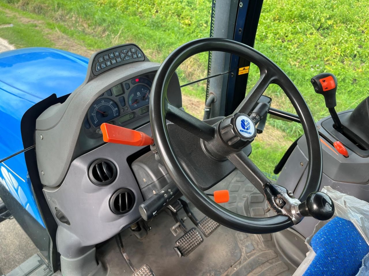 Traktor of the type New Holland TS115A, Gebrauchtmaschine in Someren (Picture 11)