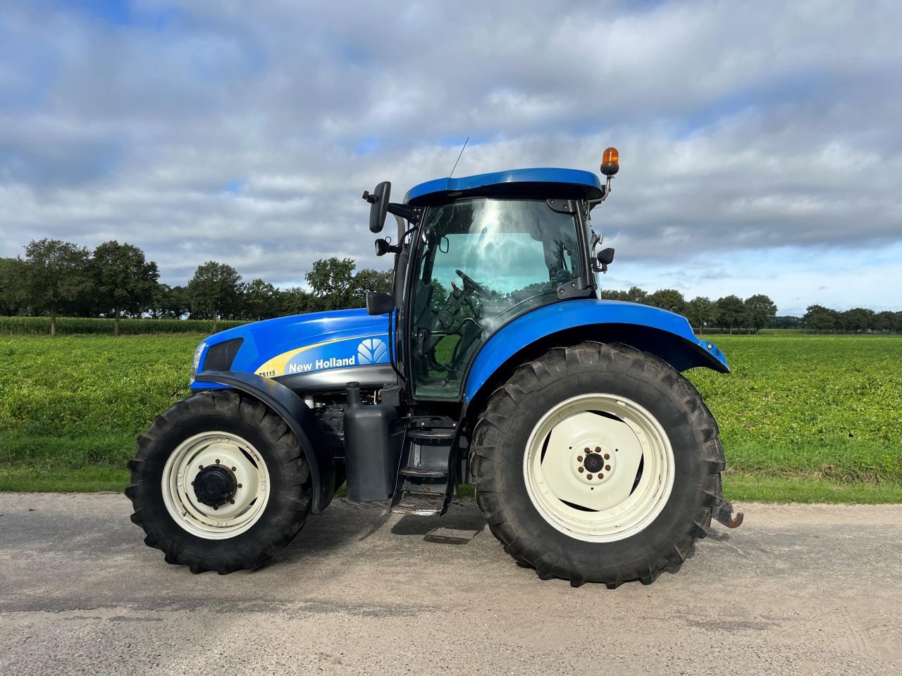 Traktor van het type New Holland TS115A, Gebrauchtmaschine in Someren (Foto 2)