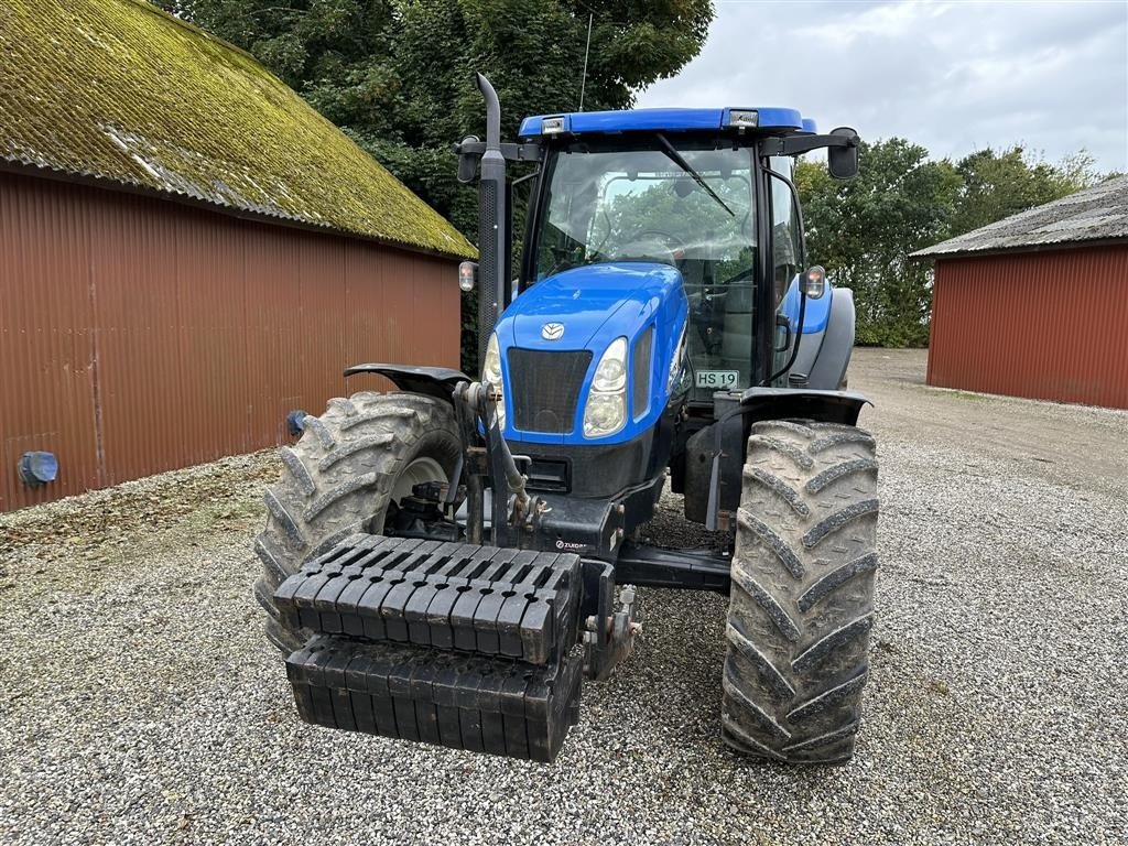 Traktor of the type New Holland TS125A, Gebrauchtmaschine in Hadsten (Picture 2)