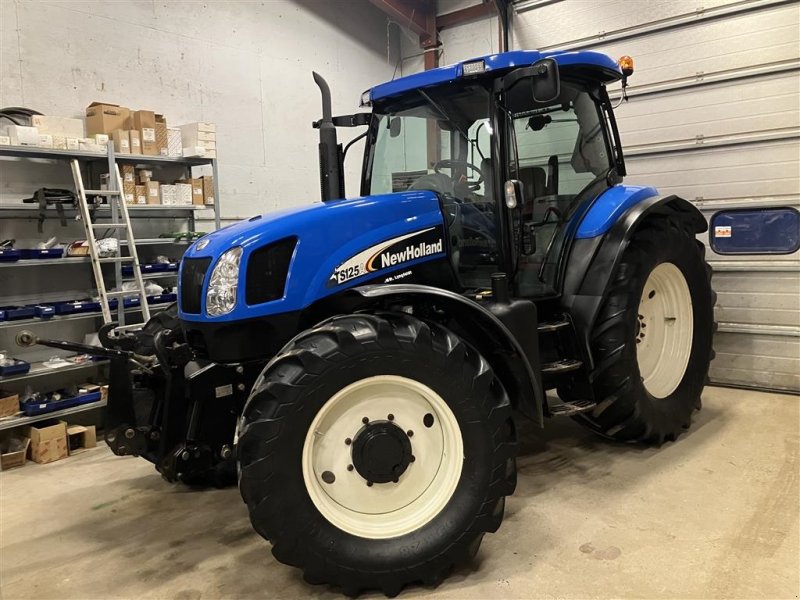 Traktor of the type New Holland TS125A, Gebrauchtmaschine in Rødekro