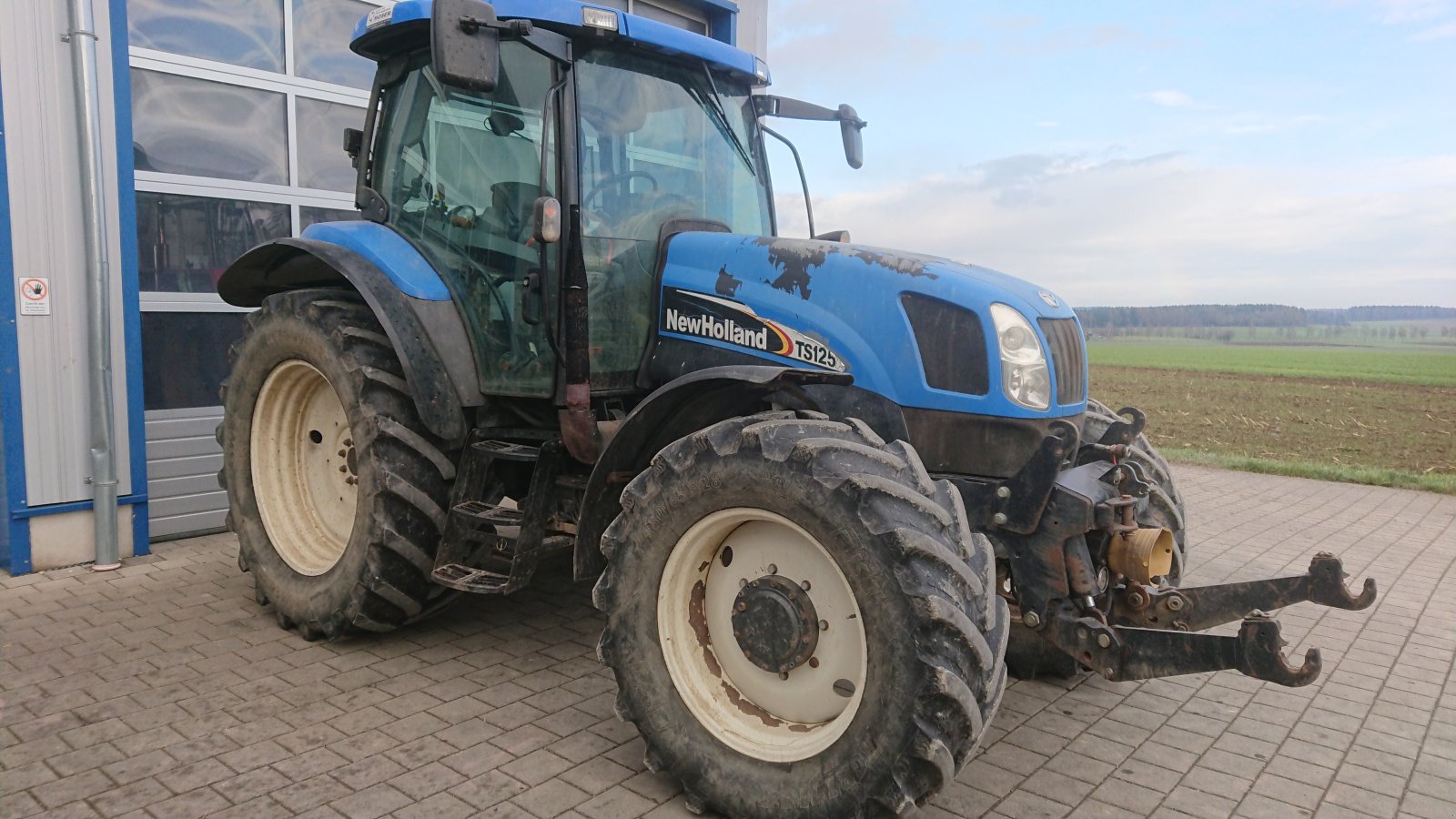 Traktor del tipo New Holland TS125A, Gebrauchtmaschine In Mühlingen (Immagine 1)