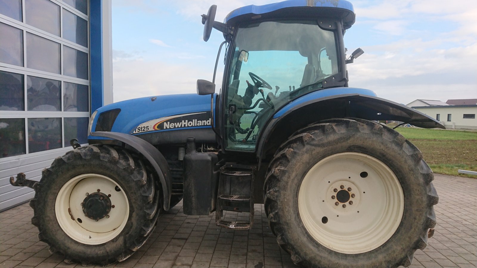 Traktor del tipo New Holland TS125A, Gebrauchtmaschine In Mühlingen (Immagine 2)