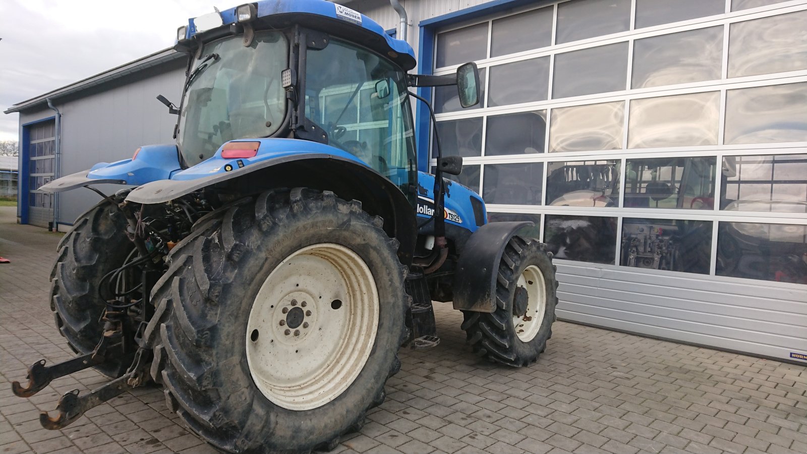 Traktor del tipo New Holland TS125A, Gebrauchtmaschine In Mühlingen (Immagine 4)