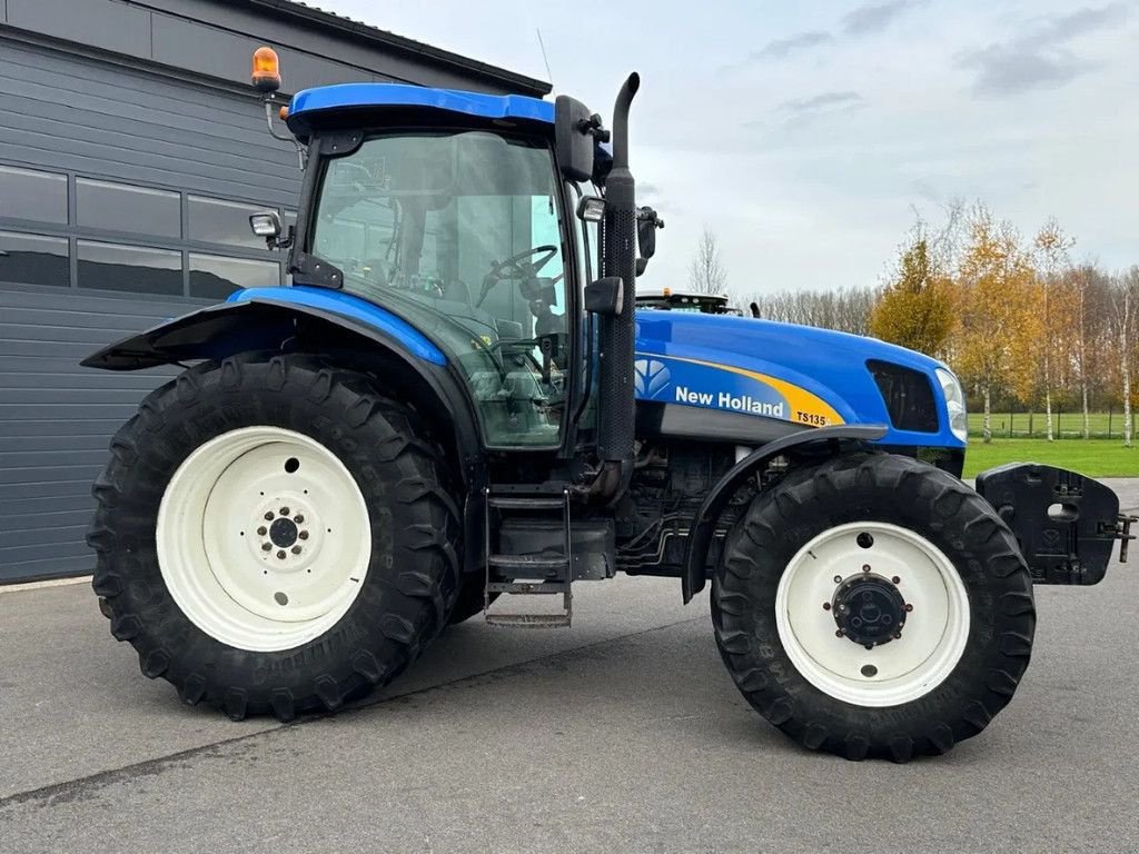 Traktor del tipo New Holland TS135A Electro command, Gebrauchtmaschine In BENNEKOM (Immagine 2)