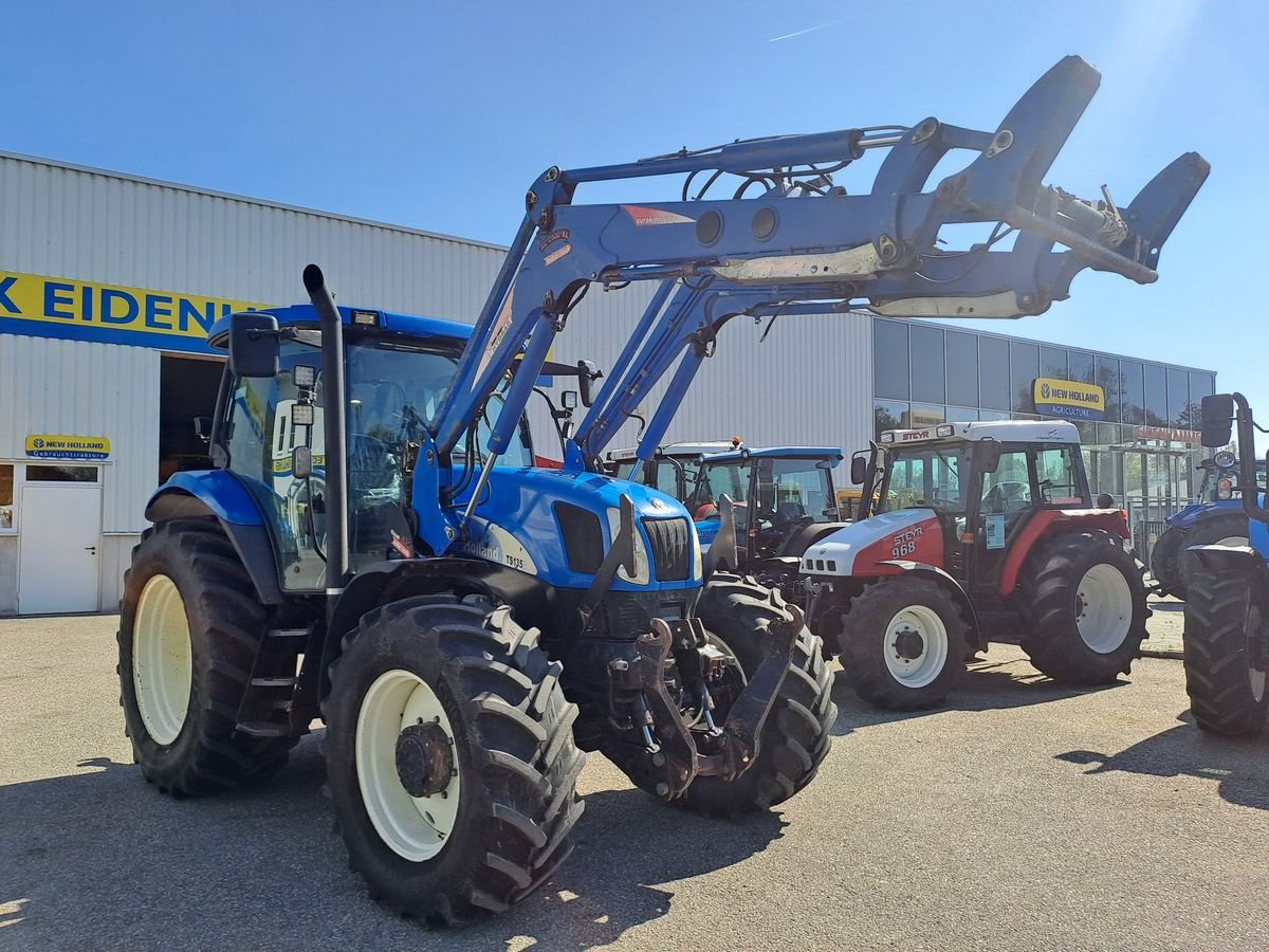 Traktor of the type New Holland TS135A, Gebrauchtmaschine in Burgkirchen (Picture 4)