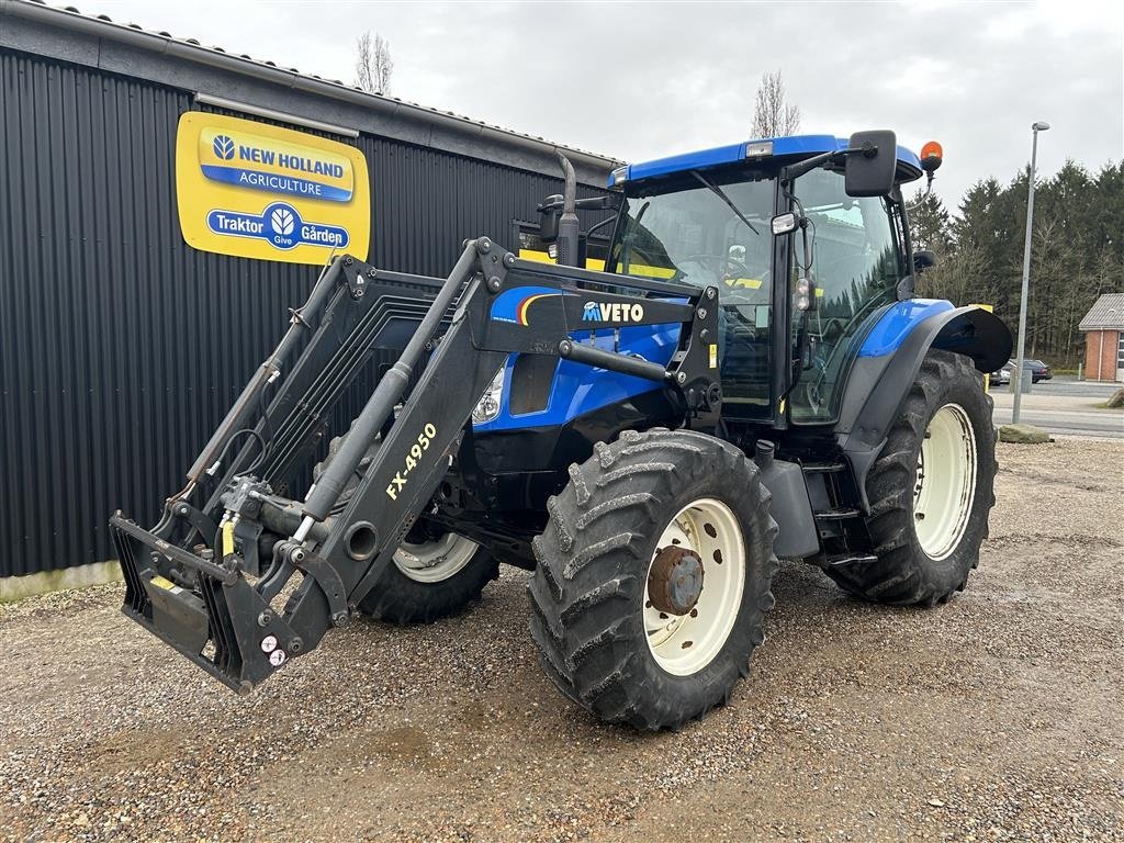 Traktor of the type New Holland TS135A, Gebrauchtmaschine in Give (Picture 1)