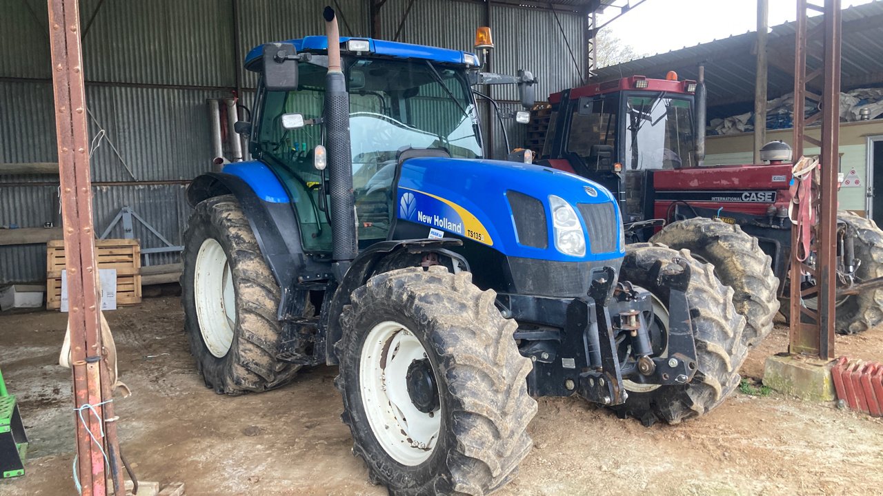 Traktor του τύπου New Holland TSA 135, Gebrauchtmaschine σε CORMENON (Φωτογραφία 1)