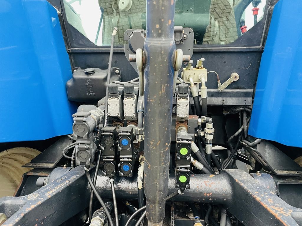 Traktor za tip New Holland TVT 135 Transmissie CVT fronthef pto, Gebrauchtmaschine u BOEKEL (Slika 8)