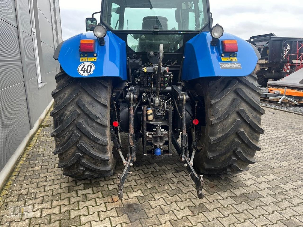 Traktor des Typs New Holland TVT 145, Gebrauchtmaschine in Neuhof - Dorfborn (Bild 4)