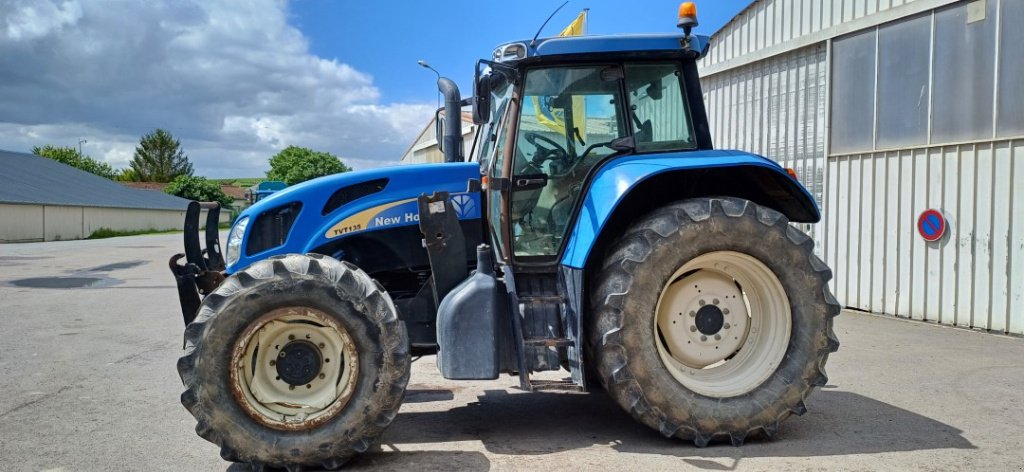 Traktor του τύπου New Holland TVT135, Gebrauchtmaschine σε VERT TOULON (Φωτογραφία 3)