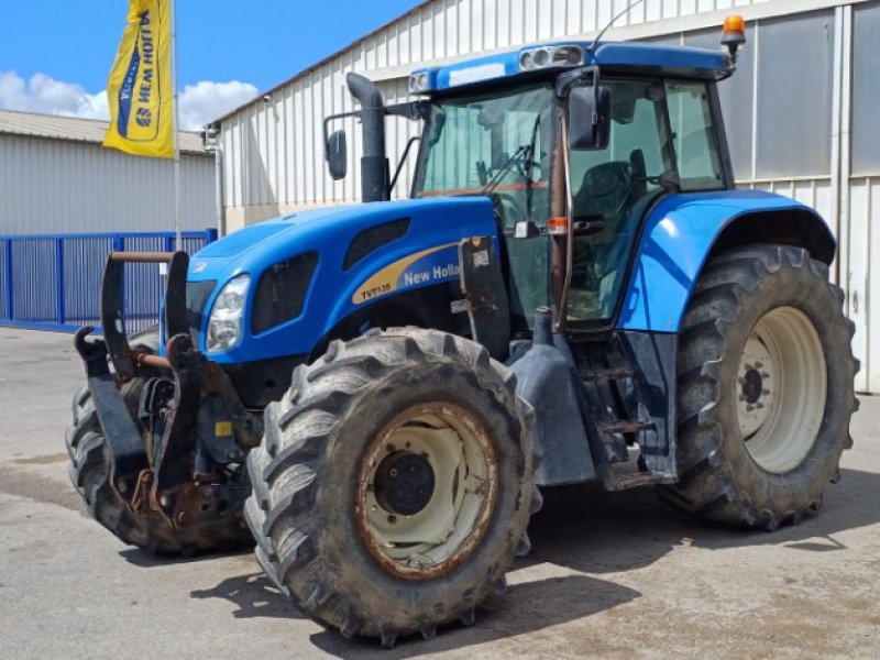 Traktor of the type New Holland TVT135, Gebrauchtmaschine in VERT TOULON (Picture 1)