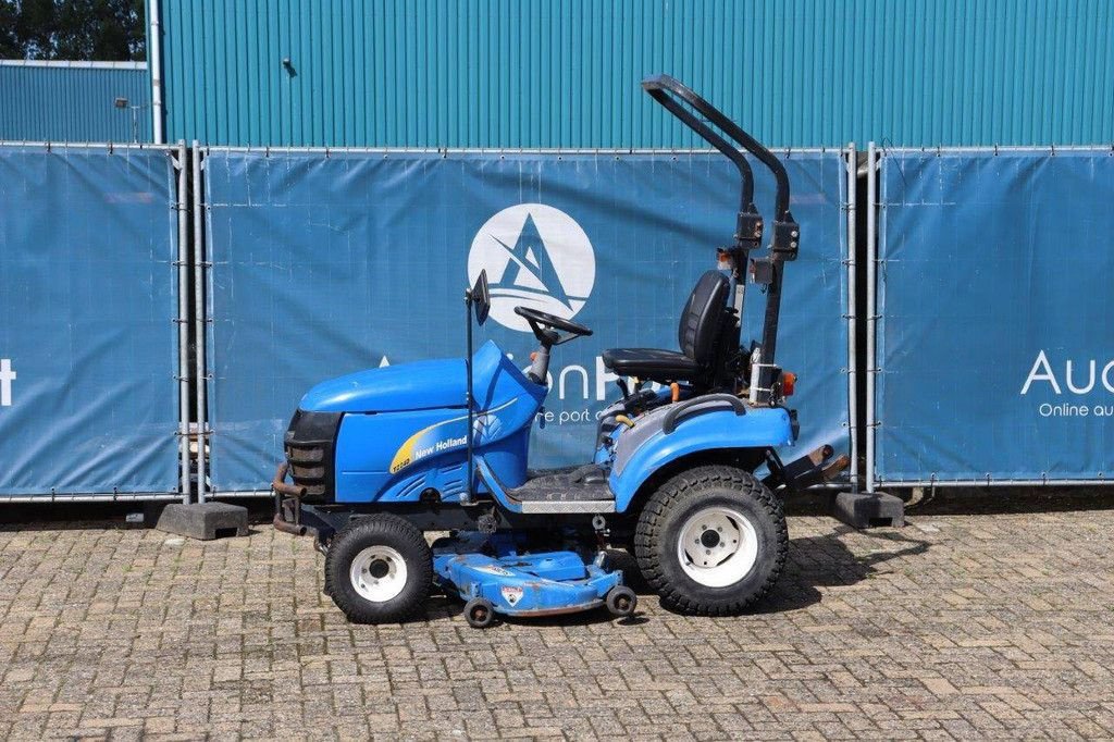 Traktor van het type New Holland TZ24D, Gebrauchtmaschine in Antwerpen (Foto 1)