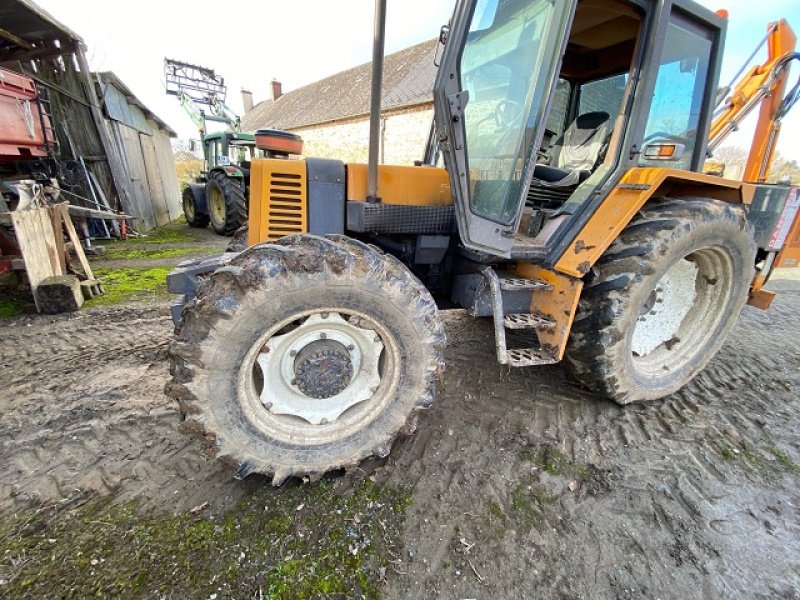 Traktor van het type Renault 103-14, Gebrauchtmaschine in LE PONT CHRETIEN (Foto 5)