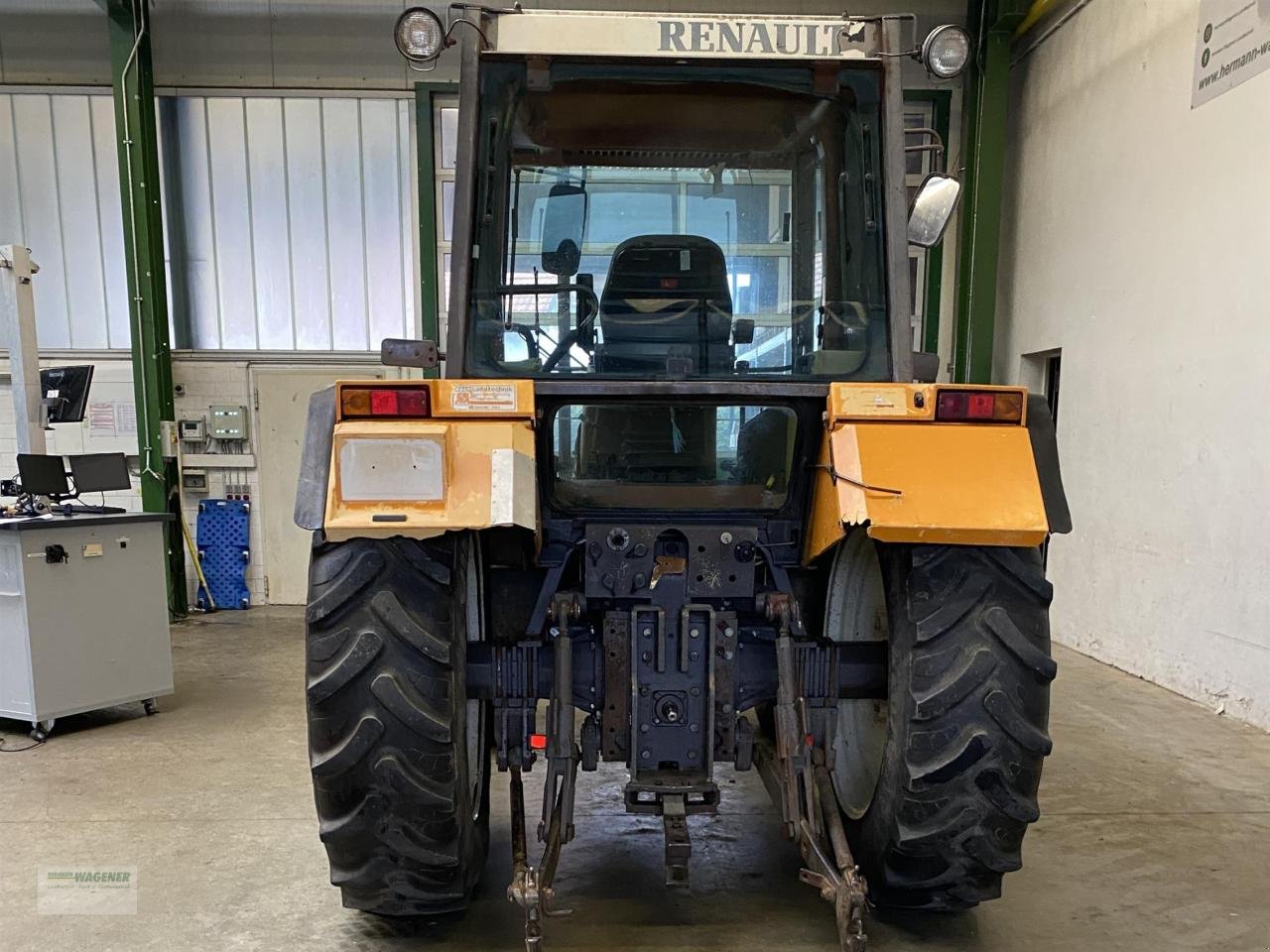 Traktor des Typs Renault 103.14 TX, Gebrauchtmaschine in Bad Wildungen - Wega (Bild 3)