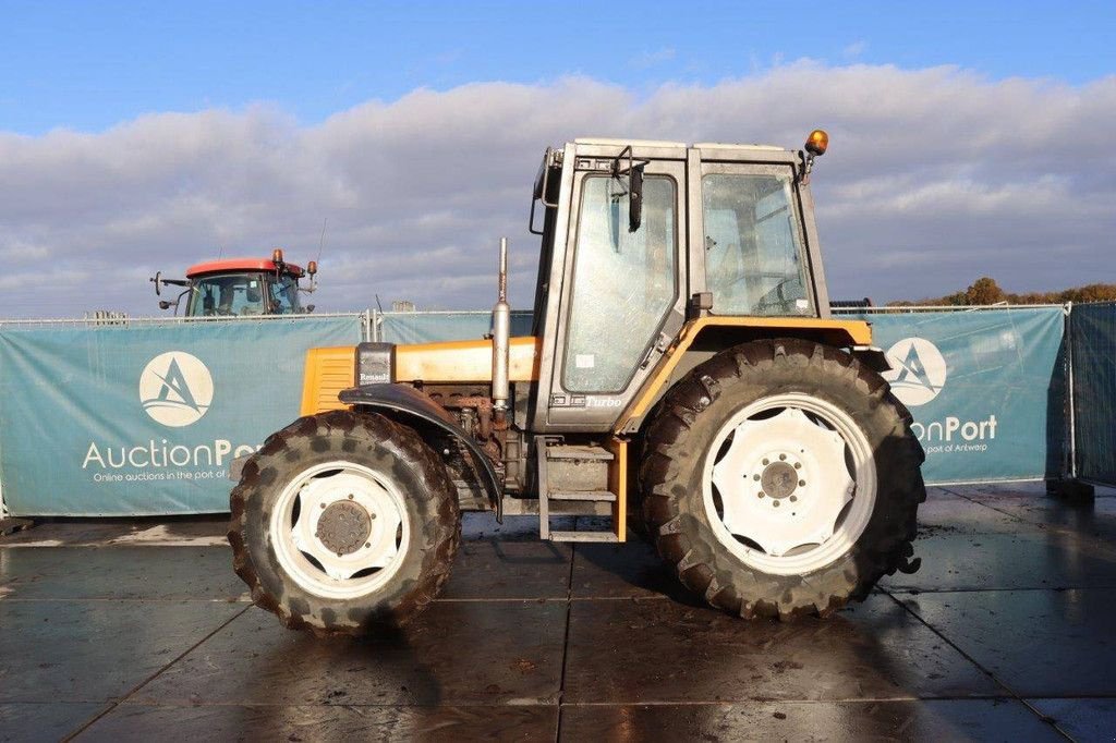 Traktor des Typs Renault 103.14, Gebrauchtmaschine in Antwerpen (Bild 2)