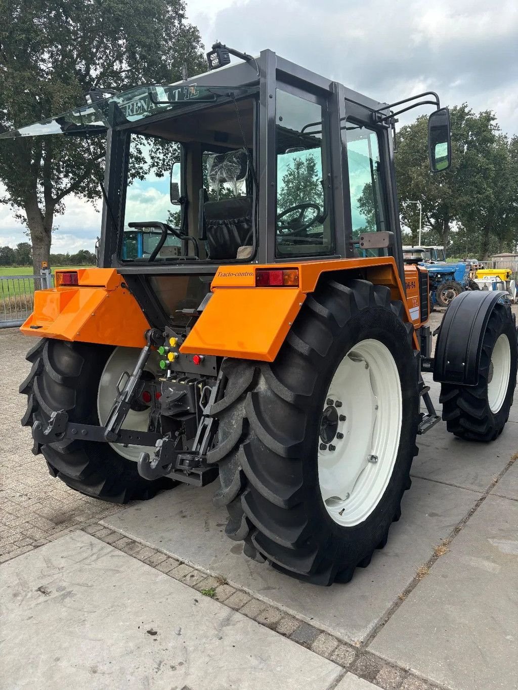 Traktor del tipo Renault 106 54 LOW HOURS, Gebrauchtmaschine en Willemsoord (Imagen 4)