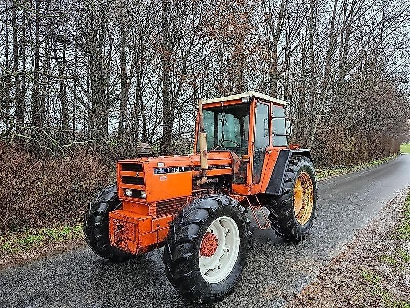 Traktor des Typs Renault 1151-4 mit Rüfa. Sehr selten., Gebrauchtmaschine in Honigsee (Bild 4)