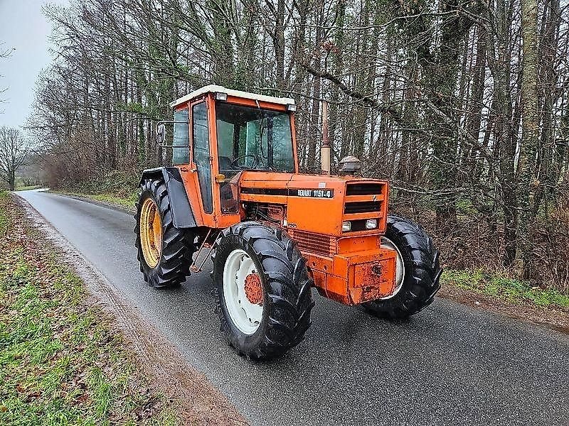 Traktor des Typs Renault 1151-4 mit Rüfa. Sehr selten., Gebrauchtmaschine in Honigsee (Bild 1)