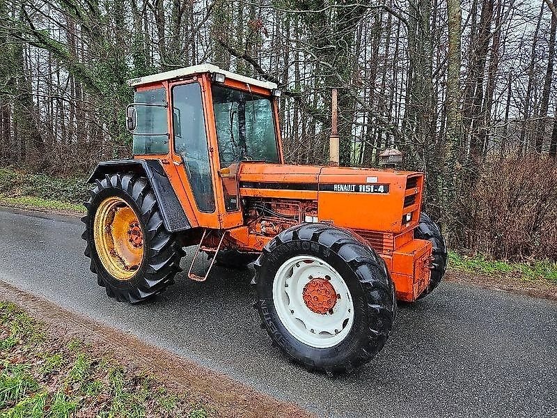 Traktor des Typs Renault 1151-4 mit Rüfa. Sehr selten., Gebrauchtmaschine in Honigsee (Bild 2)