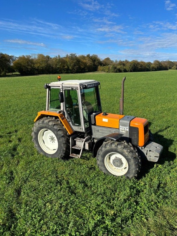 Traktor of the type Renault 155 54 TZ, Gebrauchtmaschine in Chevenez (Picture 1)