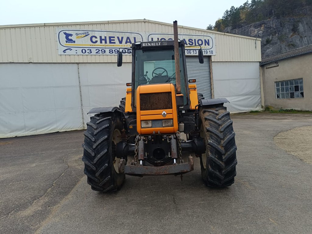 Traktor des Typs Renault 160.94 tz, Gebrauchtmaschine in Lérouville (Bild 3)