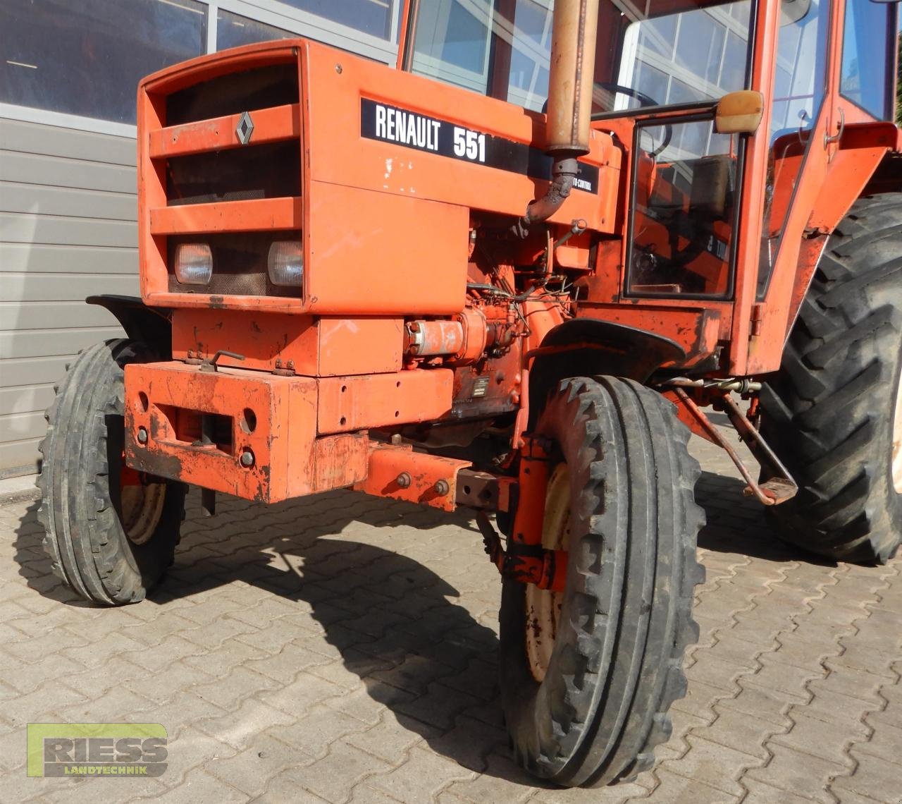 Traktor of the type Renault 551 Kabine, Gebrauchtmaschine in Homberg (Ohm) - Maulbach (Picture 10)