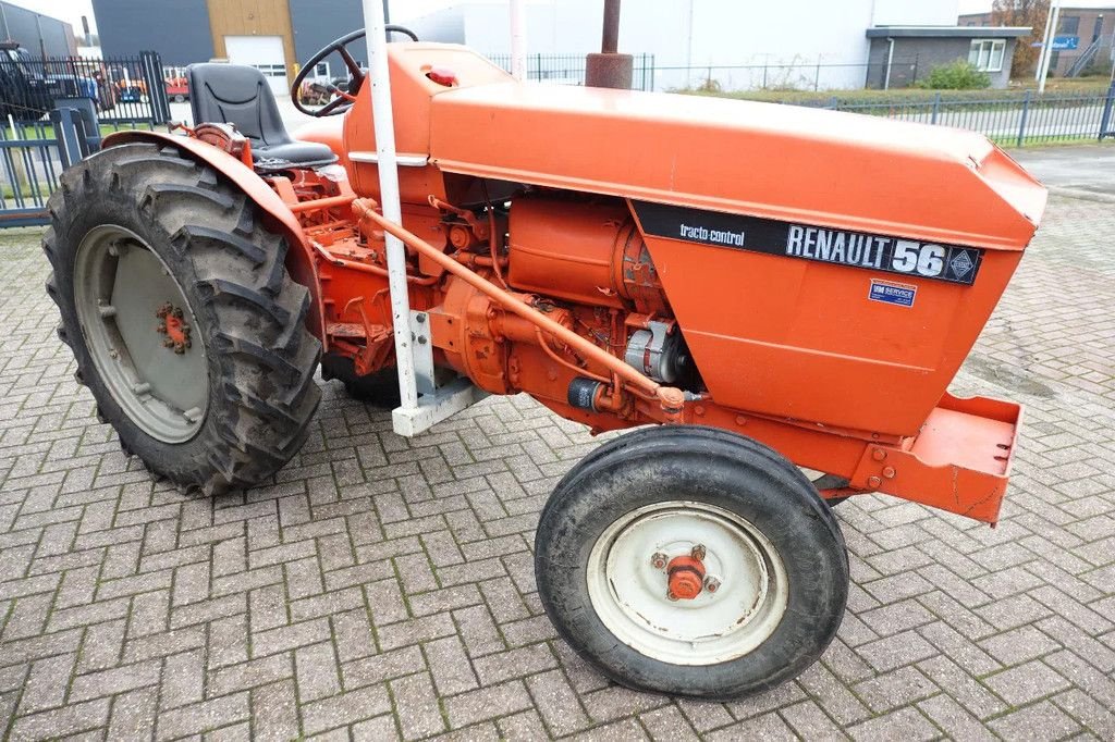 Traktor of the type Renault 56 2wd / 7900 Draaiuren / Smalspoortrekker, Gebrauchtmaschine in Swifterband (Picture 2)