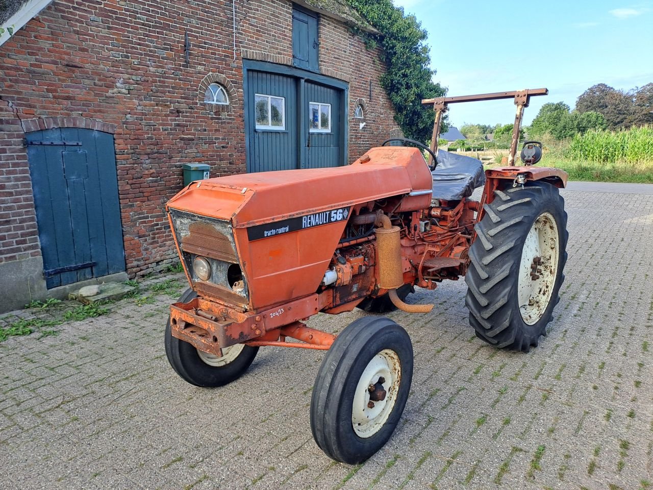 Traktor des Typs Renault 56, Gebrauchtmaschine in TERWOLDE (Bild 2)