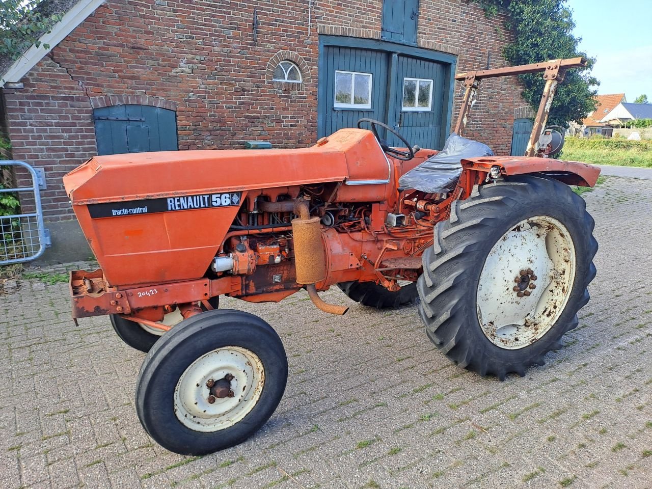 Traktor van het type Renault 56, Gebrauchtmaschine in TERWOLDE (Foto 1)