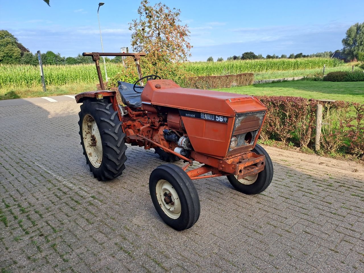 Traktor des Typs Renault 56, Gebrauchtmaschine in TERWOLDE (Bild 3)